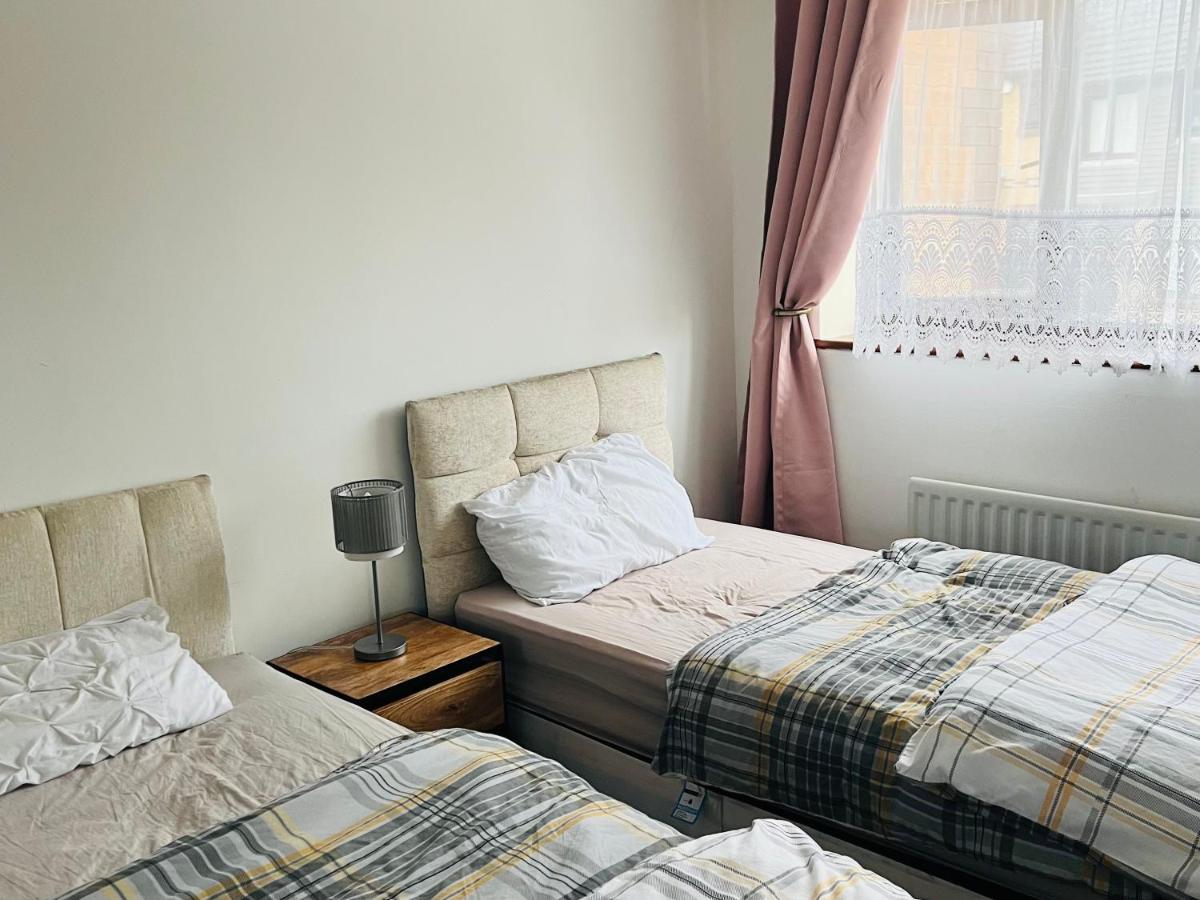 Clove, 3-4 Bed House With Garden, Free Parking, Sleeps 9 In Grays & Chafford Hundred Stifford Екстер'єр фото