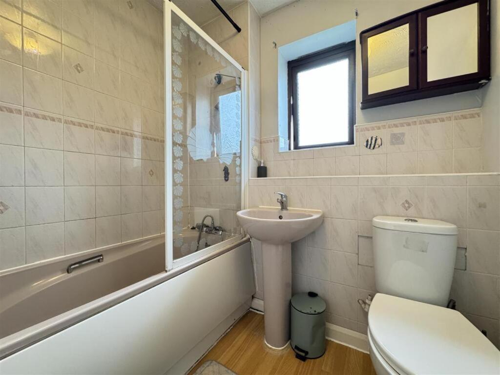 Clove, 3-4 Bed House With Garden, Free Parking, Sleeps 9 In Grays & Chafford Hundred Stifford Екстер'єр фото